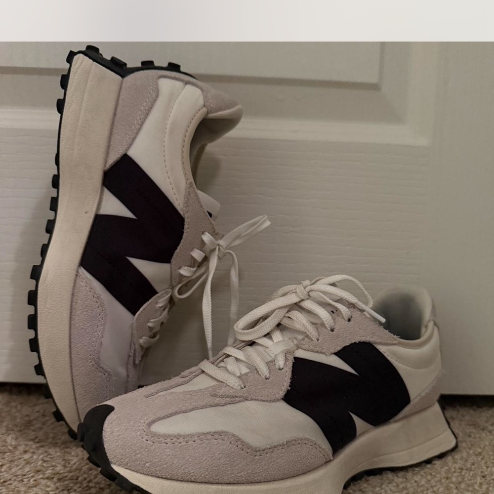 New Balance 327 White and Black Sneakers
